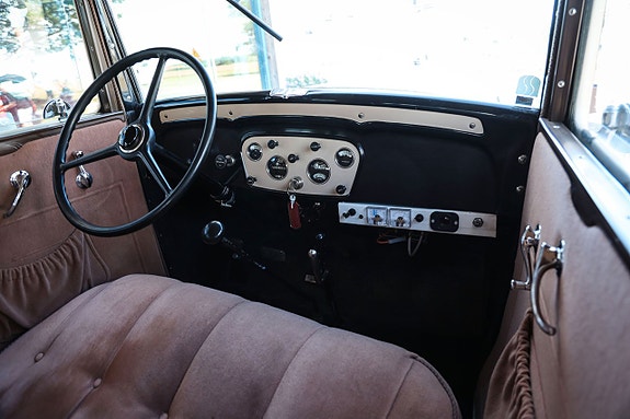 Chevrolet Confederate 9 of 15