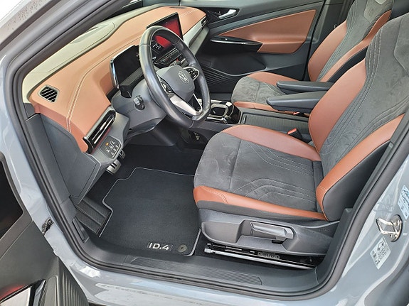 Volkswagen ID.4 3 of 5