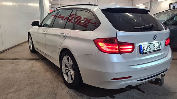 BMW 318 2 of 5