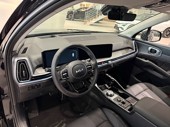 Kia Sorento 9 of 17