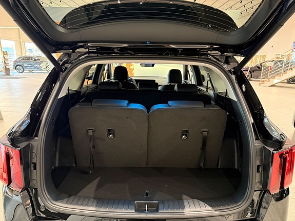 Kia Sorento 13 of 17