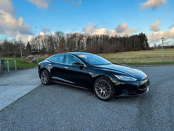 Tesla Model S 6 of 16