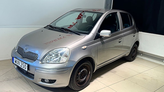 Toyota Yaris 2 of 16