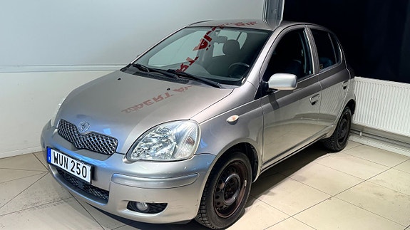 Toyota Yaris 3 of 16