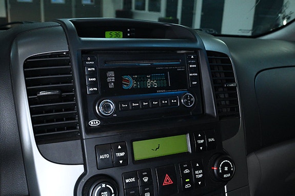 Kia Carnival 14 of 19