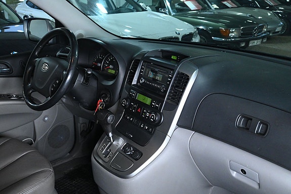 Kia Carnival 13 of 19