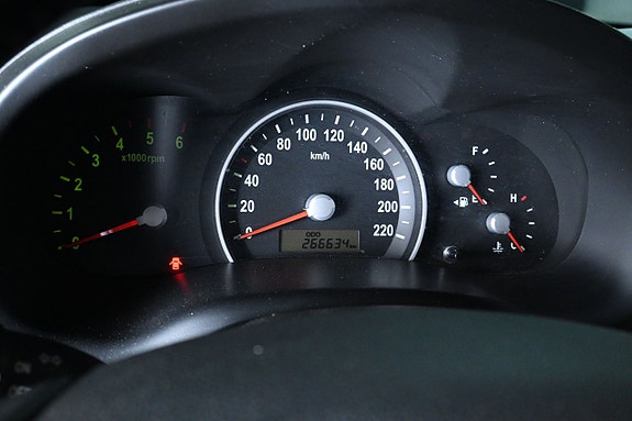 Kia Carnival 17 of 19