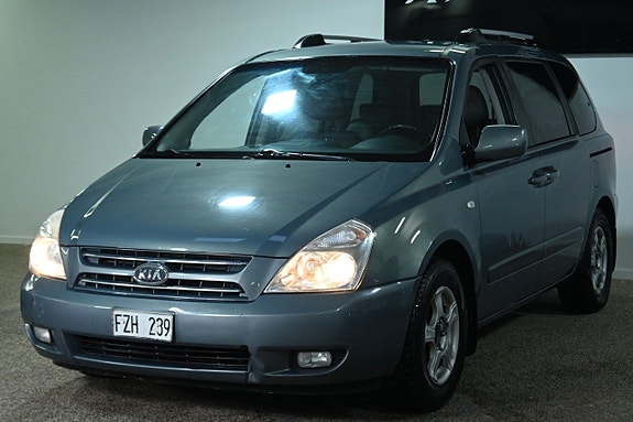 Kia Carnival 2 of 5