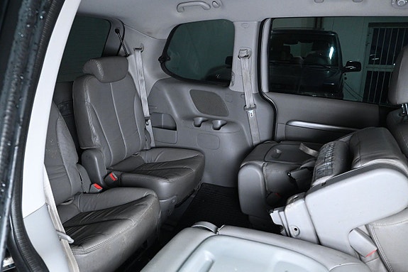 Kia Carnival 8 of 19