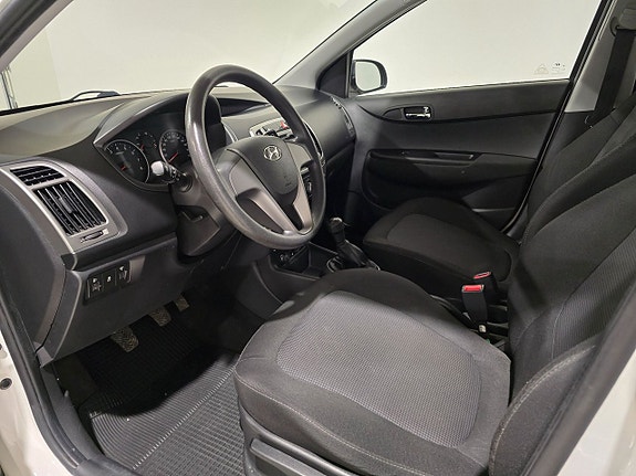 Hyundai i20 7 of 14