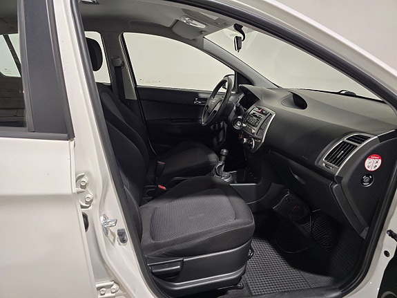 Hyundai i20 11 of 14