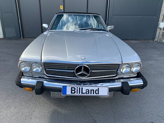 Mercedes-Benz 450 SL 3 of 10
