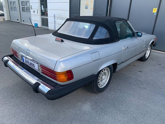 Mercedes-Benz 450 SL 5 of 10