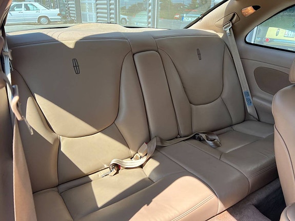 Lincoln Mark LT 7 of 9