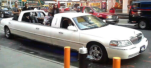Lincoln Town Car 4 of 5