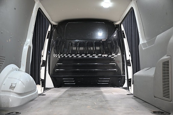 Volkswagen Transporter 9 of 30