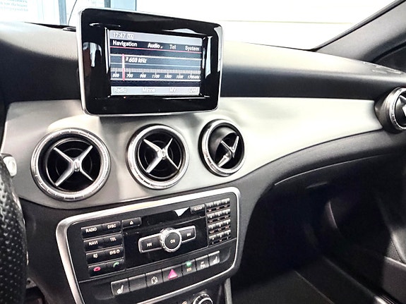 Mercedes-Benz CLA220 12 of 16