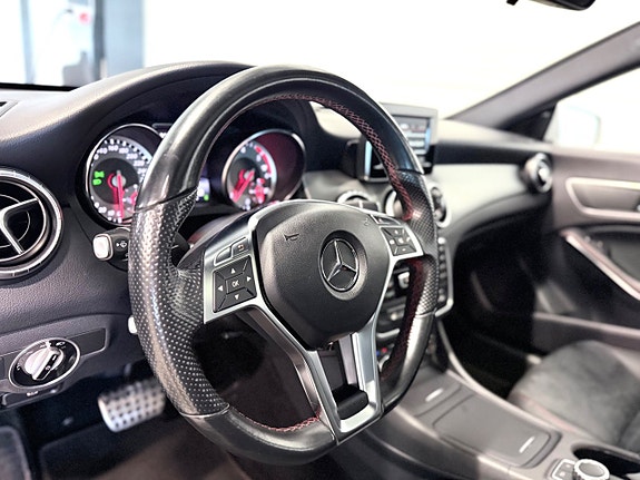 Mercedes-Benz CLA220 11 of 16