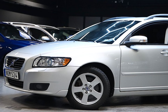 Volvo V50 4 of 5