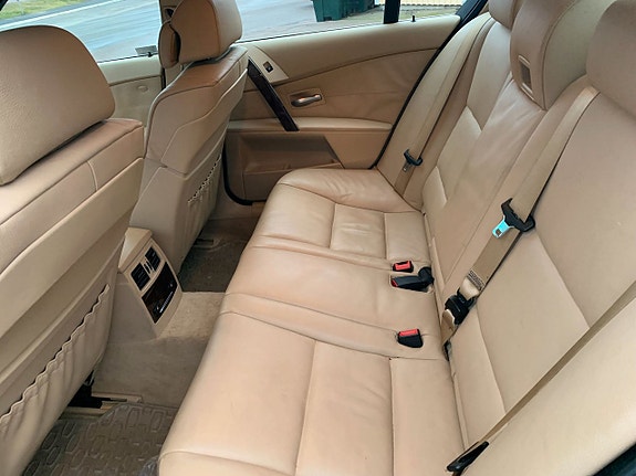 BMW 530xd 3 of 5
