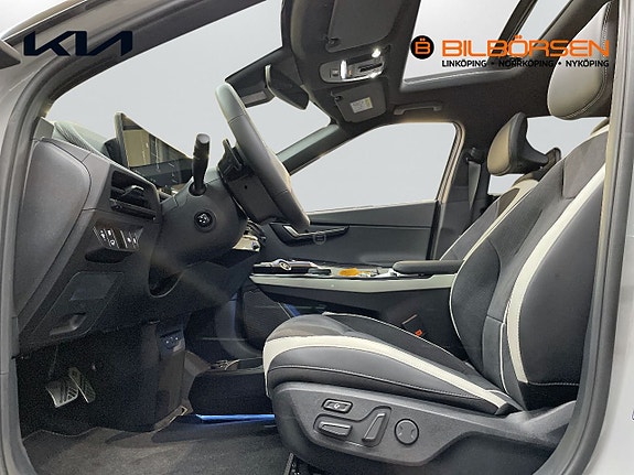Kia EV6 9 of 17
