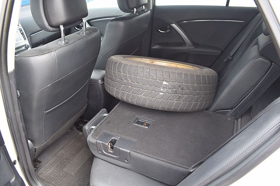 Toyota Avensis 11 of 13