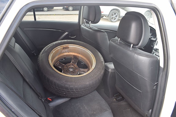Toyota Avensis 8 of 13
