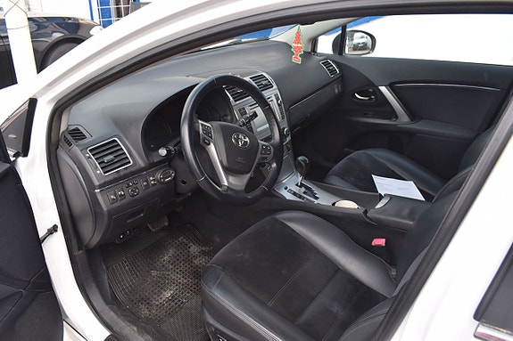Toyota Avensis 12 of 13