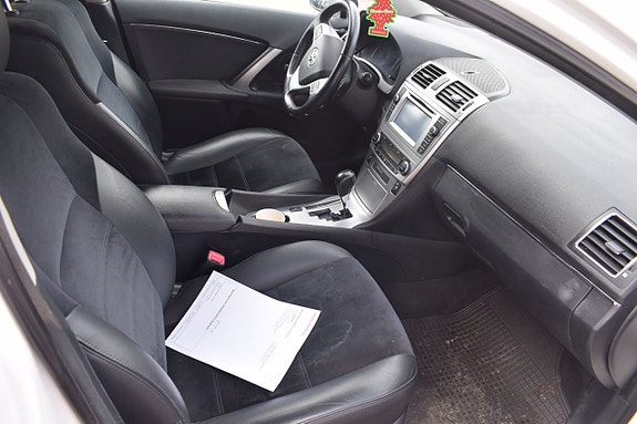 Toyota Avensis 10 of 13