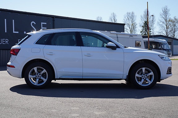 Audi Q5 2 of 5