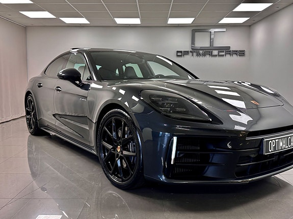 Porsche Panamera 4 2 of 5