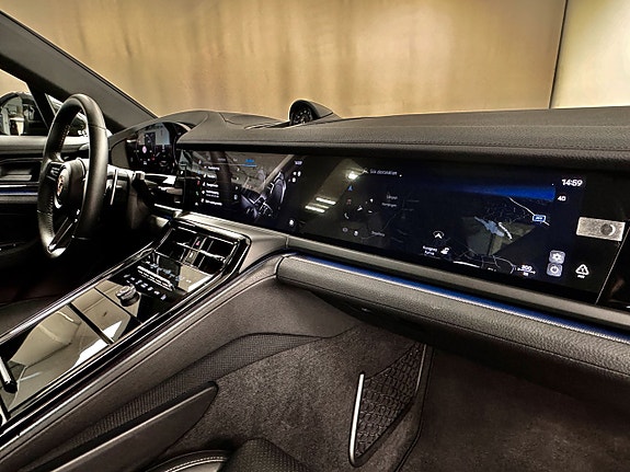 Porsche Panamera 4 11 of 16