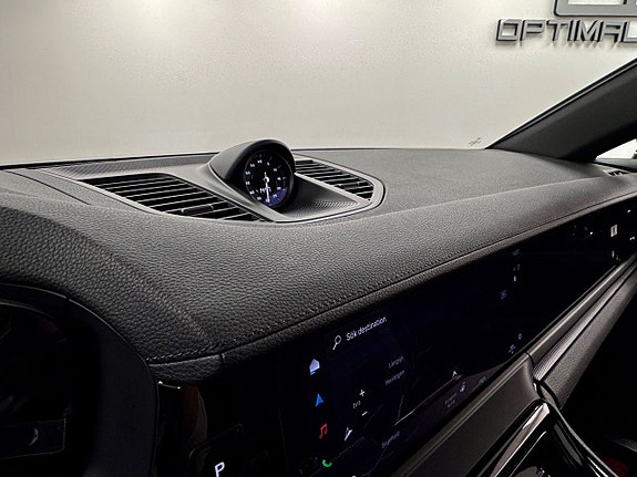 Porsche Panamera 4 10 of 16