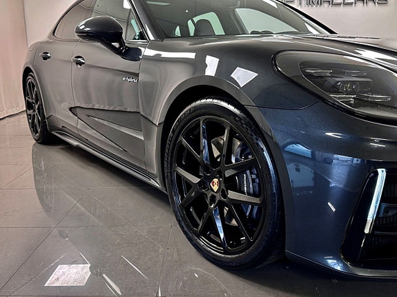 Porsche Panamera 4 16 of 16
