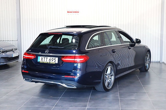 Mercedes-Benz E220 d 2 of 5