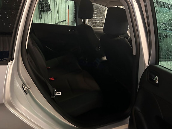 Peugeot 308 SW 7 of 7