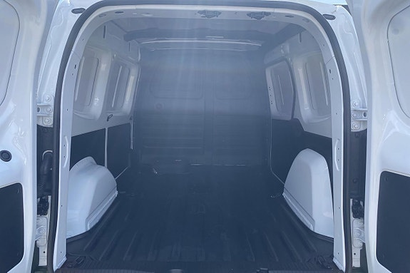 Mercedes-Benz eCitan 11 of 12