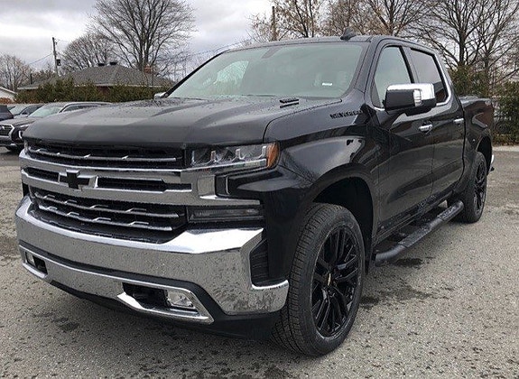 Chevrolet Silverado 1500 2 of 4