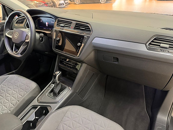 Volkswagen Tiguan 17 of 26