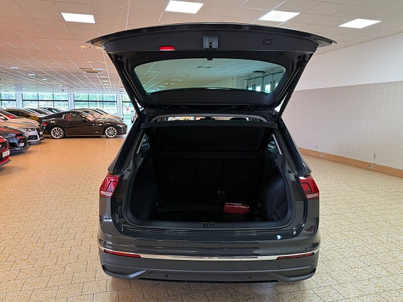 Volkswagen Tiguan 10 of 26