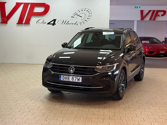 Volkswagen Tiguan 2 of 26