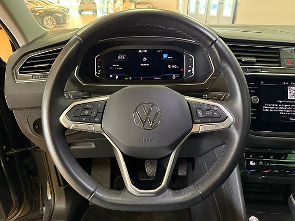 Volkswagen Tiguan 19 of 26