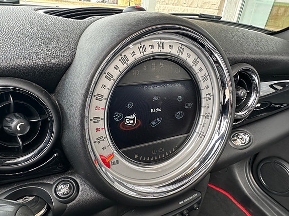 MINI Cooper 15 of 15