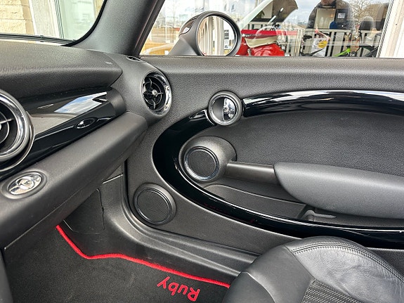 MINI Cooper 11 of 15