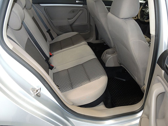 Volkswagen Golf VI 12 of 15