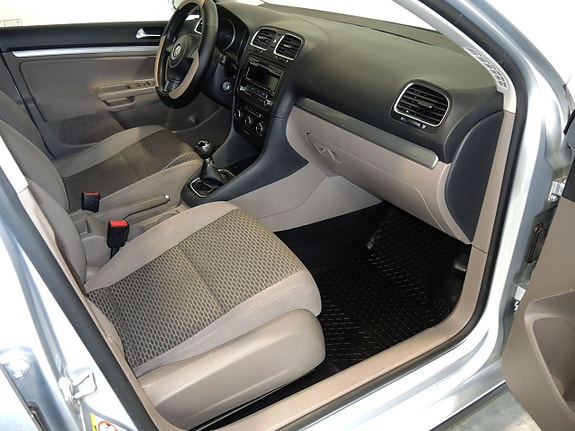 Volkswagen Golf VI 11 of 15