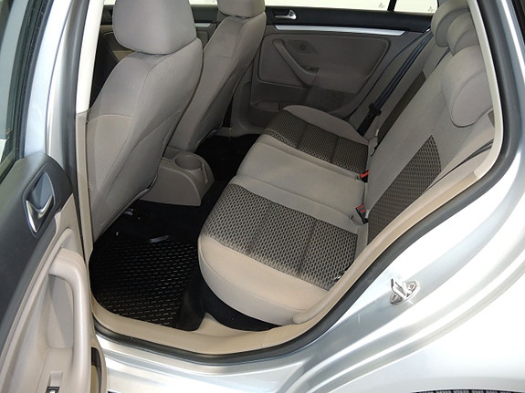 Volkswagen Golf VI 13 of 15