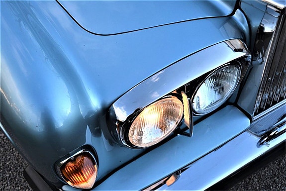 Rolls Royce Corniche 18 of 30