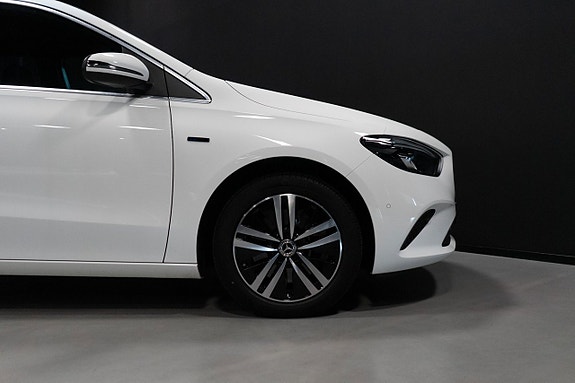Mercedes-Benz B250 e 9 of 18