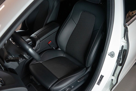 Mercedes-Benz B250 e 15 of 18
